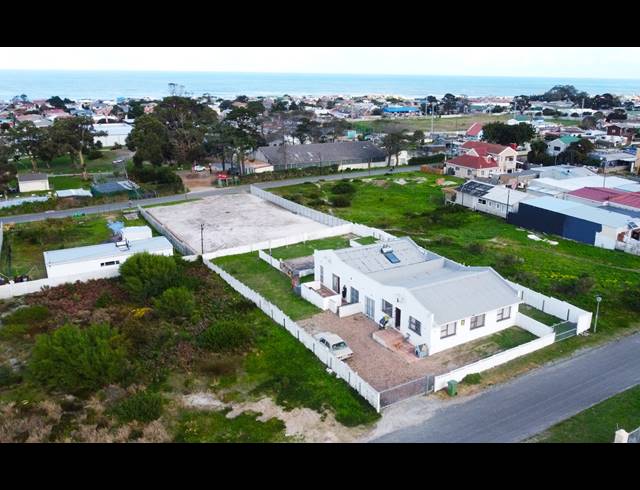 6 BEDROOM APARTMENT BLOCK FOR SALE IN KLEINMOND CENTRAL